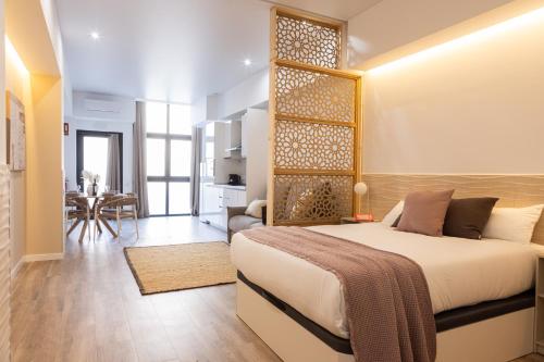 FLORIT FLATS - The Patraix Hood Suites