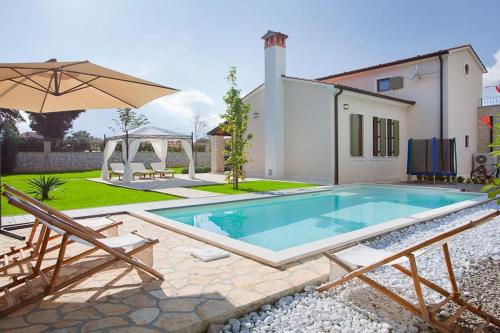 Villa Montara by Briskva