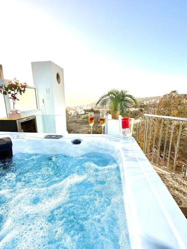 Ocean 77 Ocean View Duplex Private rooftop Jacuzzi