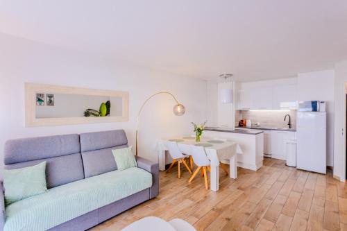 Modern and peaceful flat with terrace and parking