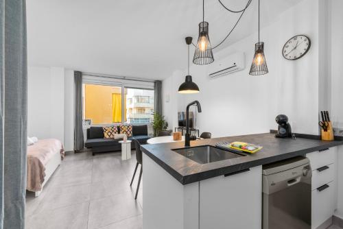 Renovated Studio Marbella Center Beach within walking distance