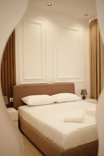 Avra Apartments