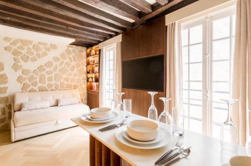 M1 - Magnificent Studio in Le Marais's Heart