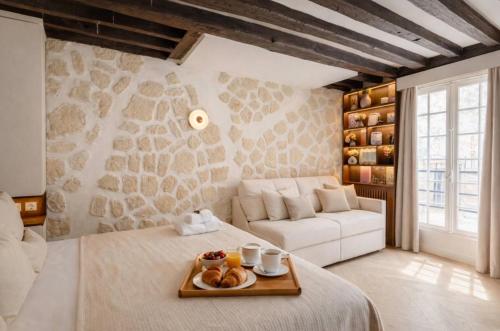 M1 - Magnificent Studio in Le Marais's Heart
