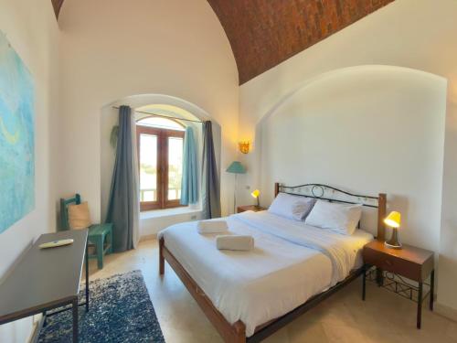 Lagoon view 1-bedroom apartment in West Golf El Gouna