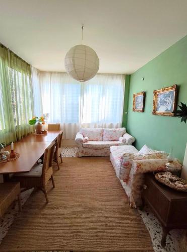 Evilia's house & little garden