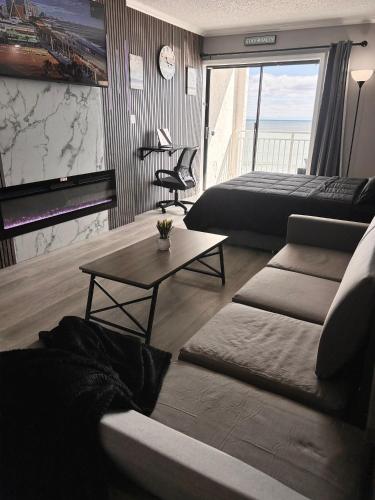 Theo's Oceanfront Breeze photo 14