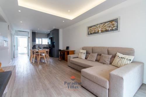 Modern 2-Bed Apartment, Pool, Central Albufeira