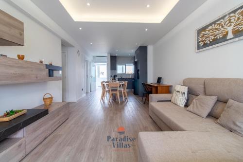 Modern 2-Bed Apartment, Pool, Central Albufeira