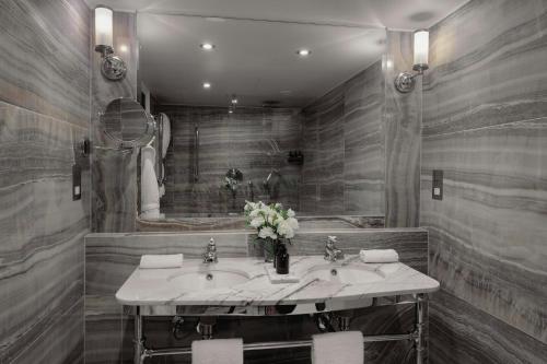 Milestone Hotel Kensington photo 115