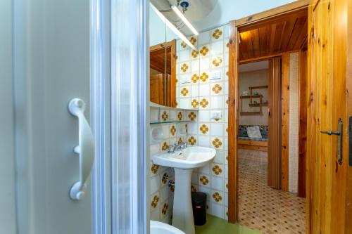Gioelia tesisinde bir banyo