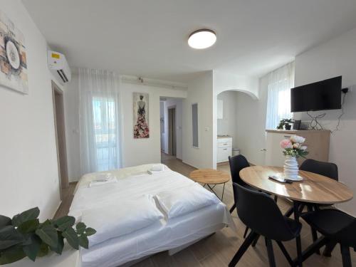 Flowers Apartments Pula, city center