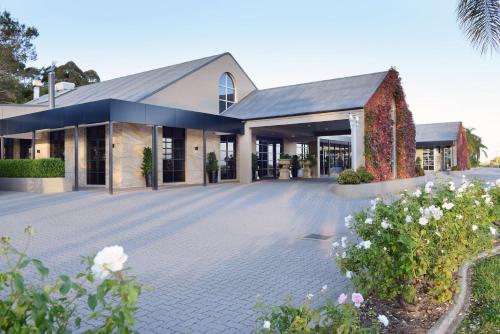 Powerhouse Hotel Tamworth by Rydges — Property building