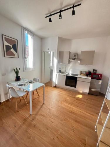 Modern Studio in Milan - Luna 1