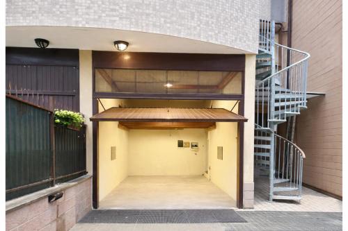 Bed & Garage Apartment in Villa