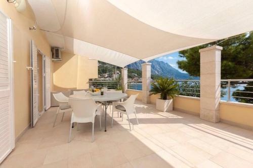 Apartments by the sea Podgora, Makarska - 6780