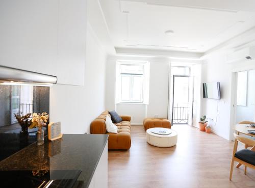 63 Lettér - Sun-Filled & Quiet Apartments with Elevator Access