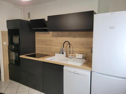 Cosy appartement 4 pers 2 chambres avec balcons & parking gratuit Annecy proche lac