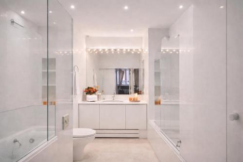 Luxury Apartment in Via dei Cartari Spacious, Elegant, Central Rome