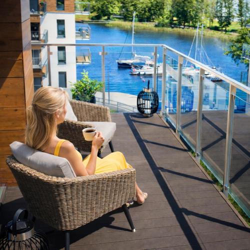 Marina Glamour - 3pok, widok na jezioro, klimatyzacja, parking podziemny, winda, Netflix