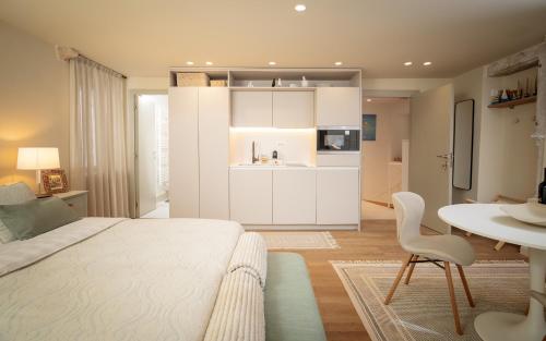 Riva Yacht Hvar Town Apartment