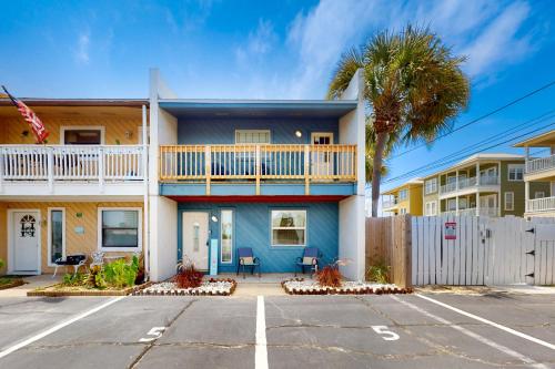 Dog-friendly condo with pool balcony beach access central AC & W&D photo 30