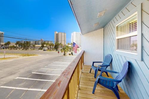 Dog-friendly condo with pool balcony beach access central AC & W&D photo 31