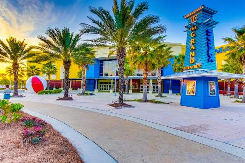 Dog-friendly condo with pool balcony beach access central AC & W&D photo 33
