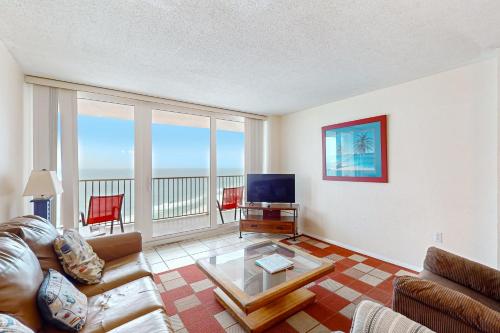 Bright waterfront condo in a gated resort with pools tennis courts & gym photo 9