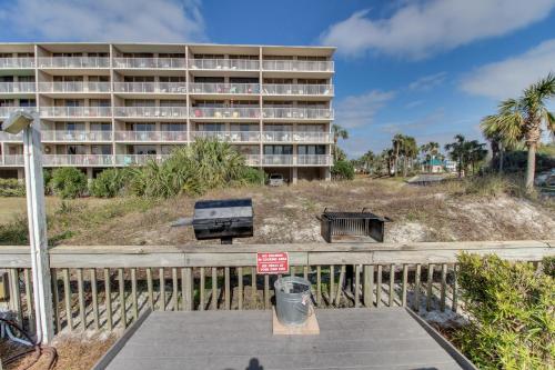 Bright waterfront condo in a gated resort with pools tennis courts & gym photo 49
