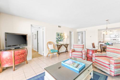 Well-equipped Gulf-front condo on 3rd floor with outdoor pool grills & gym photo 6