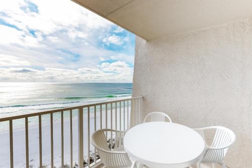 5th Floor Pretty Gulf-front Condo Great Amenities Near shops and dining photo 3