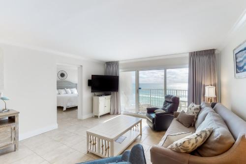 5th Floor Pretty Gulf-front Condo Great Amenities Near shops and dining photo 5