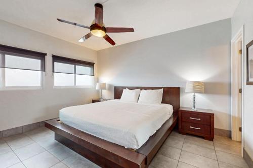 Sixth-Floor Oceanfront Condo with washer&dryer Central AC pool photo 15