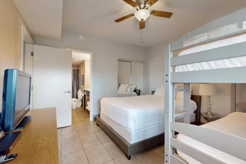 Sixth-Floor Oceanfront Condo with washer&dryer Central AC pool photo 21