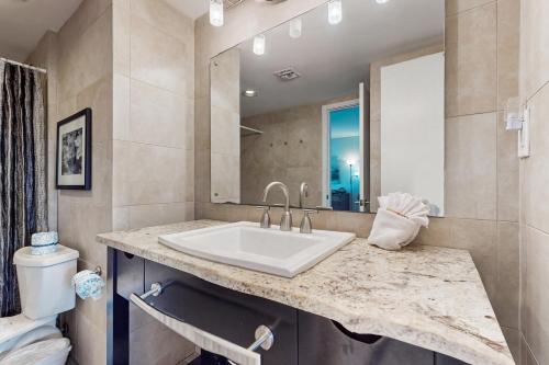 Sixth-Floor Oceanfront Condo with washer&dryer Central AC pool photo 22