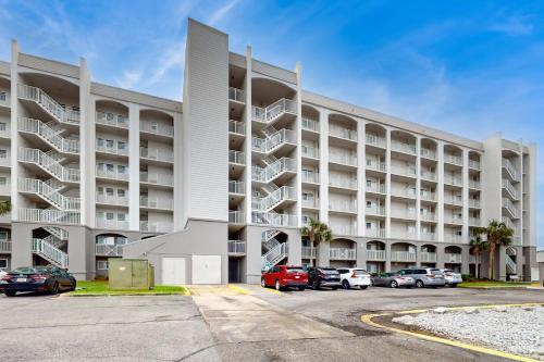 Sixth-Floor Oceanfront Condo with washer&dryer Central AC pool photo 36