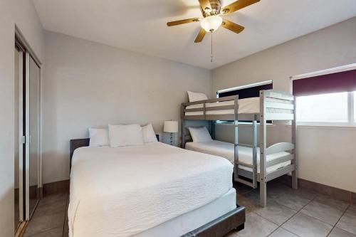 Sixth-Floor Oceanfront Condo with washer&dryer Central AC pool photo 20