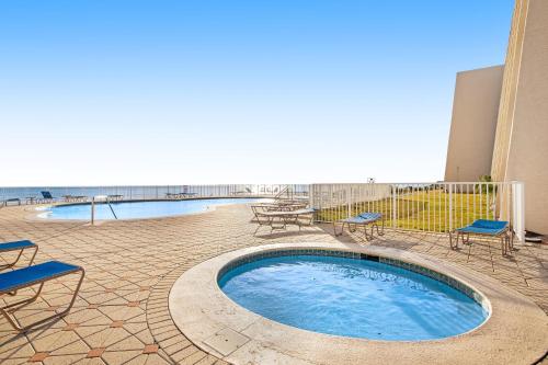 Sixth-Floor Oceanfront Condo with washer&dryer Central AC pool photo 30