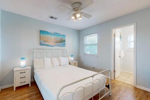 Condo with beach access resort pools & relaxing balcony photo 11