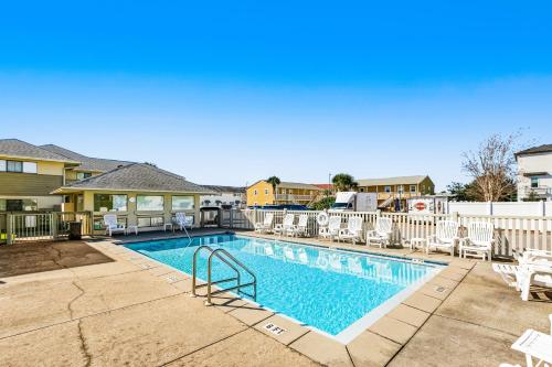 Condo with beach access resort pools & relaxing balcony photo 3
