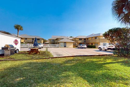 Condo with beach access resort pools & relaxing balcony photo 21
