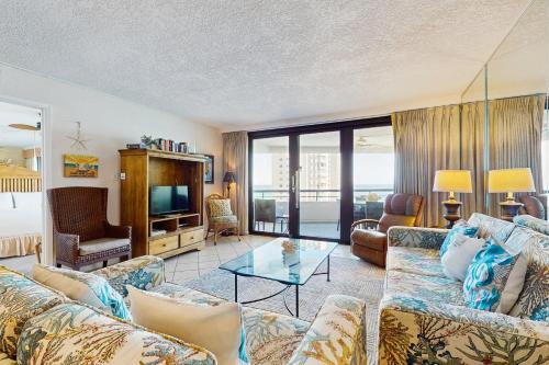 Gulf-view resort condo with pools hot tubs balcony WiFi W&D & AC photo 4