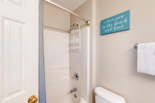 Miramar Beach condo with heated pool on-site private balcony washer&dryer AC photo 16