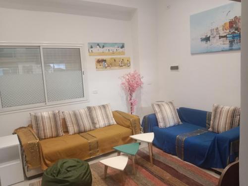 Front beach cosy apartment