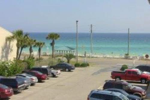 Charming Coastal Getaway with a Private Balcony - Short Drive to Dining photo 25