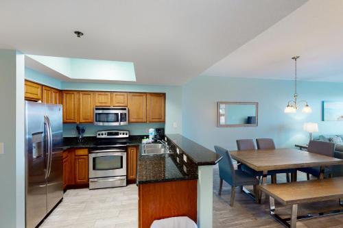 Well-equipped & located seventh-floor condo with balcony shared gym pool & more photo 13