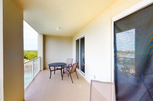 Well-equipped & located seventh-floor condo with balcony shared gym pool & more photo 25