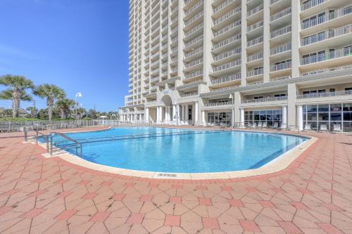 Well-equipped & located seventh-floor condo with balcony shared gym pool & more photo 34
