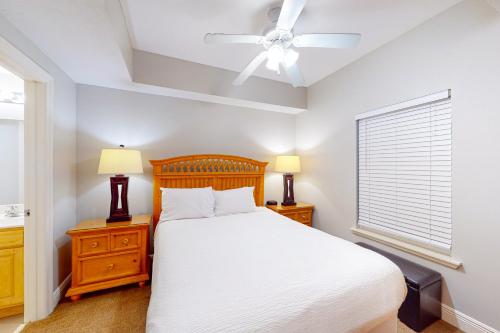 Fifth-floor condo with furnished balcony beach access & views shared pool & gym photo 10